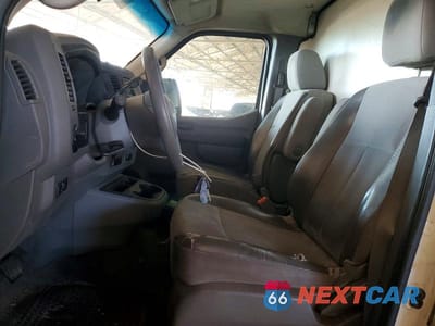 Zdjęcie 7 z 12 samochodu: 2015 NISSAN NV 2500 HD S VIN:1N6BF0KX9FN808440 - miniatura