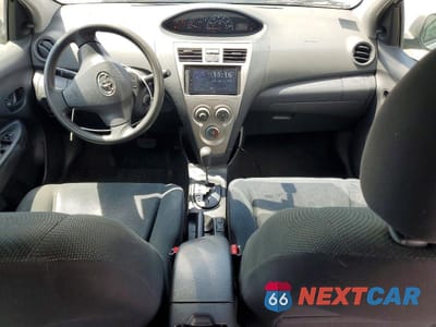 Zdjęcie 8 z 12 samochodu: 2012 TOYOTA YARIS VIN:JTDBT4K35CL024084 - miniatura