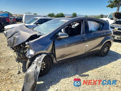 2012 TOYOTA PRIUS C THREE JTDKDTB37C1002722 - główne zdjęcie licytacji z USA - miniatura
