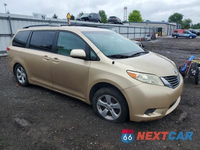 Czwarte zdjęcie samochodu z boku: 2012 TOYOTA SIENNA LE VIN:5TDKK3DC4CS194512 - miniatura