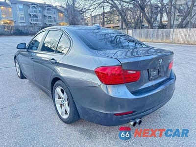 Trzecie zdjęcie samochodu z tyłu: 2012 BMW 328 I SULEV VIN:WBA3C1C54CF430078 - miniatura