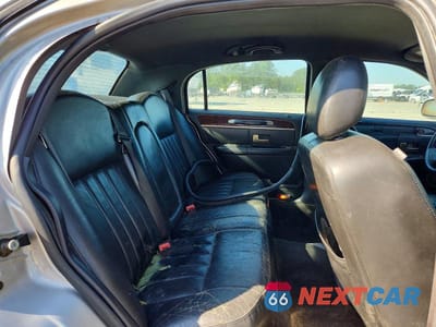 Zdjęcie 10 z 12 samochodu: 2006 LINCOLN TOWN CAR SIGNATURE VIN:1LNHM81V36Y624395 - miniatura