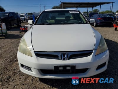 Piąte zdjęcie samochodu w środku: 2006 HONDA ACCORD SE VIN:1HGCM56336A026872 - miniatura