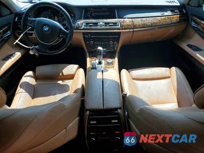 Zdjęcie 8 z 12 samochodu: 2015 BMW 740 I VIN:WBAYA6C59FGK16582 - miniatura