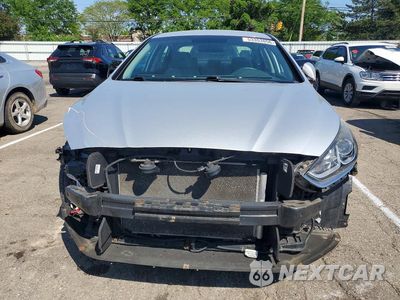 Piąte zdjęcie samochodu w środku: 2018 HYUNDAI SONATA SE VIN:5NPE24AF1JH695569 - miniatura
