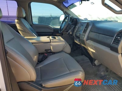 Piąte zdjęcie samochodu w środku: 2020 FORD F350 SUPER DUTY VIN:1FD8W3GT9LEC52920 - miniatura