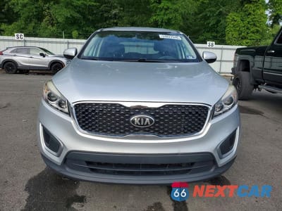 Piąte zdjęcie samochodu w środku: 2017 KIA SORENTO L VIN:5XYPG4A38HG238100 - miniatura