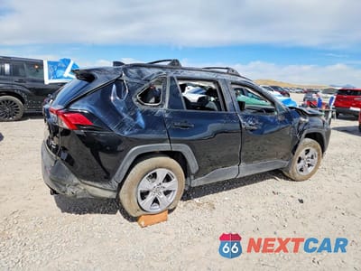 Trzecie zdjęcie samochodu z tyłu: 2025 TOYOTA RAV4 XLE VIN:2T3P1RFV2SW585973 - miniatura