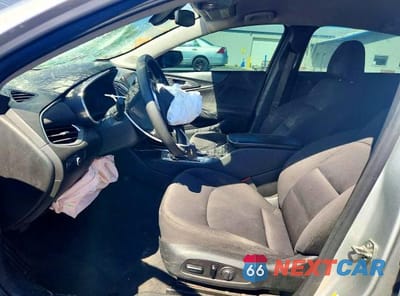 Zdjęcie 7 z 12 samochodu: 2020 CHEVROLET MALIBU LT VIN:1G1ZD5STXLF034215 - miniatura