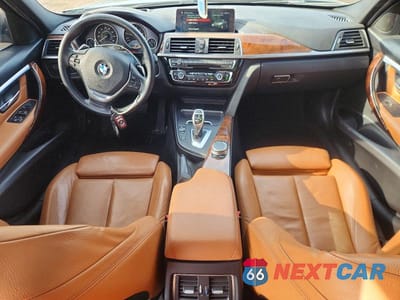 Zdjęcie 8 z 12 samochodu: 2018 BMW 330 XI VIN:WBA8D9C57JEM33528 - miniatura