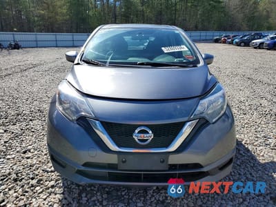Piąte zdjęcie samochodu w środku: 2017 NISSAN VERSA NOTE SV VIN:3N1CE2CP6HL374584 - miniatura
