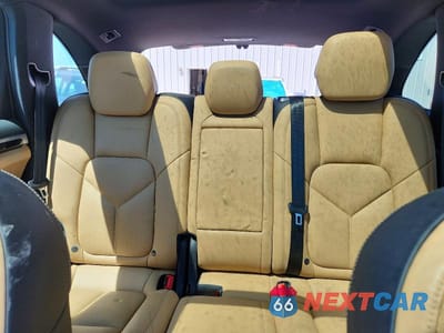 Zdjęcie 10 z 14 samochodu: 2016 PORSCHE CAYENNE VIN:WP1AA2A23GKA13223 - miniatura