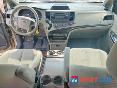 Zdjęcie 8 z 13 samochodu: 2013 TOYOTA SIENNA L 7-PASSENGER VIN:5TDZK3DC7DS287721 - miniatura