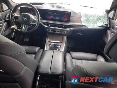 Zdjęcie 8 z 13 samochodu: 2024 BMW X7 M60I VIN:5UX33EM03R9T73102 - miniatura