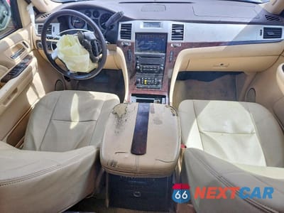 Zdjęcie 8 z 13 samochodu: 2007 CADILLAC ESCALADE ESV VIN:1GYFK66817R242610 - miniatura