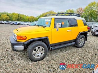 2010 TOYOTA FJ CRUISER BASE JTEBU4BF8AK071843 - główne zdjęcie licytacji z USA - miniatura