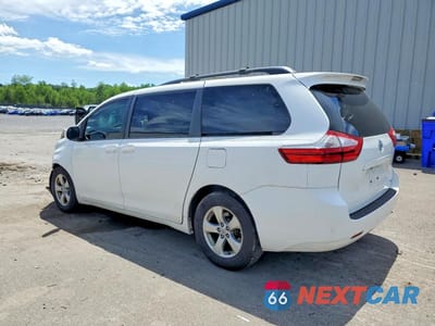 Drugie zdjęcie samochodu z przodu: 2015 TOYOTA SIENNA LE VIN:5TDKK3DC9FS570948 - miniatura