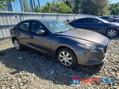 Czwarte zdjęcie samochodu z boku: 2017 MAZDA 3 SPORT VIN:3MZBN1U72HM135901 - miniatura