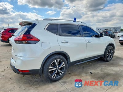 Trzecie zdjęcie samochodu z tyłu: 2020 NISSAN ROGUE SV VIN:5N1AT2MT1LC720059 - miniatura