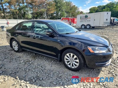 Czwarte zdjęcie samochodu z boku: 2015 VOLKSWAGEN PASSAT S VIN:1VWAT7A32FC009512 - miniatura