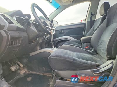 Zdjęcie 7 z 13 samochodu: 2012 MITSUBISHI OUTLANDER SE VIN:JA4JT3AXXCU605241 - miniatura