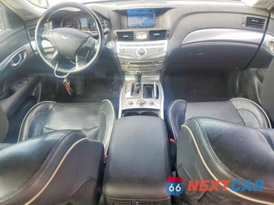 Zdjęcie 8 z 12 samochodu: 2019 INFINITI Q70 3.7 LUXE VIN:JN1BY1AR6KM585685 - miniatura
