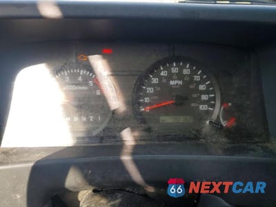 Zdjęcie 9 z 13 samochodu: 2013 ISUZU NPR HD VIN:54DC4W1B8DS803357 - miniatura