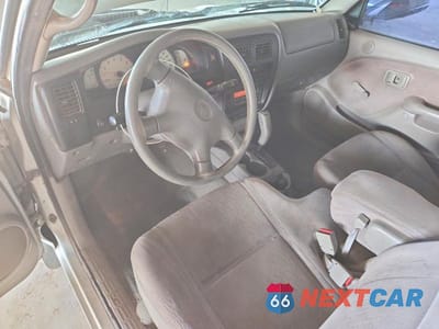 Zdjęcie 8 z 12 samochodu: 2002 TOYOTA TACOMA XTRACAB VIN:5TEVL52NX2Z063290 - miniatura