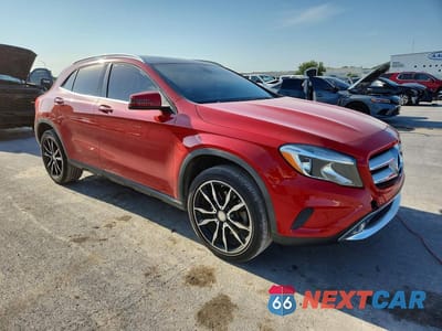 Czwarte zdjęcie samochodu z boku: 2017 MERCEDES-BENZ GLA 250 VIN:WDCTG4EBXHJ293500 - miniatura