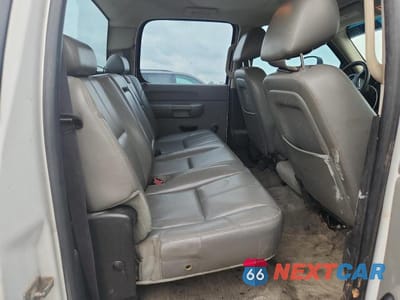 Zdjęcie 10 z 12 samochodu: 2012 CHEVROLET SILVERADO K2500 HEAVY DUTY VIN:1GC1KVC82CF209304 - miniatura