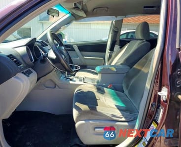 Zdjęcie 7 z 12 samochodu: 2011 TOYOTA HIGHLANDER BASE VIN:5TDBK3EH9BS088985 - miniatura