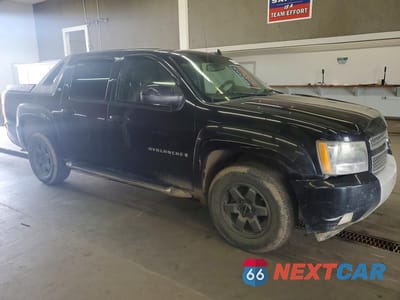 Czwarte zdjęcie samochodu z boku: 2009 CHEVROLET AVALANCHE K1500 LT VIN:3GNFK22089G179921 - miniatura