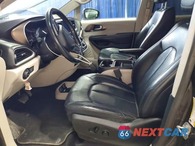 Zdjęcie 7 z 13 samochodu: 2019 CHRYSLER PACIFICA TOURING L VIN:2C4RC1BG9KR665762 - miniatura