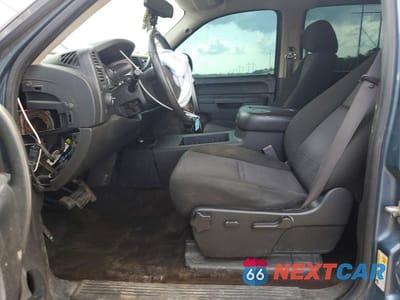 Zdjęcie 7 z 12 samochodu: 2011 CHEVROLET SILVERADO K1500 LT VIN:3GCPKSE33BG340880 - miniatura