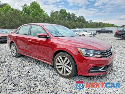 Czwarte zdjęcie samochodu z boku: 2019 VOLKSWAGEN PASSAT WOLFSBURG VIN:1VWLA7A34KC004014 - miniatura