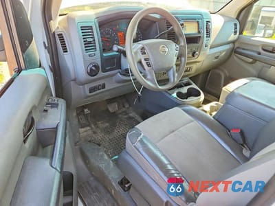 Zdjęcie 8 z 13 samochodu: 2017 NISSAN NV 2500 HD SV VIN:1N6BF0KY8HN807470 - miniatura