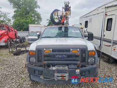 Piąte zdjęcie samochodu w środku: 2008 FORD F550 SUPER DUTY VIN:1FDAF57RX8EE22310 - miniatura