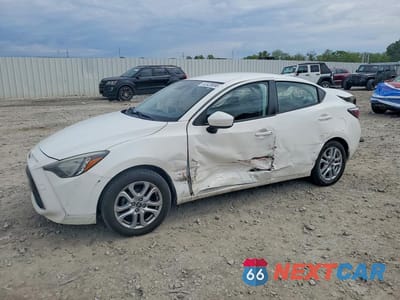 2017 TOYOTA YARIS IA BASE 3MYDLBYV8HY180772 - główne zdjęcie licytacji z USA - miniatura
