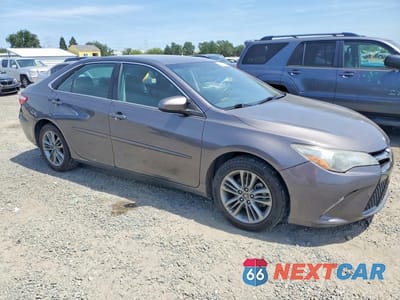 Czwarte zdjęcie samochodu z boku: 2015 TOYOTA CAMRY SE VIN:4T1BF1FK4FU047910 - miniatura