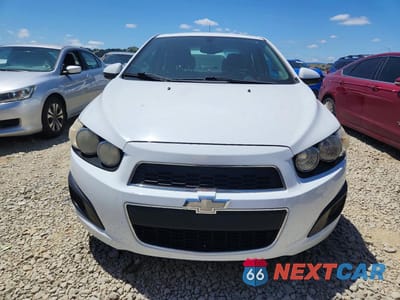 Piąte zdjęcie samochodu w środku: 2014 CHEVROLET SONIC LT VIN:1G1JC5SH8E4173169 - miniatura