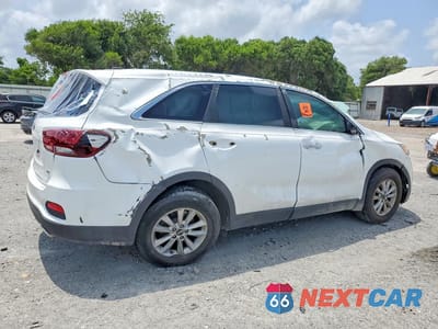 Trzecie zdjęcie samochodu z tyłu: 2019 KIA SORENTO LX VIN:5XYPG4A36KG537690 - miniatura