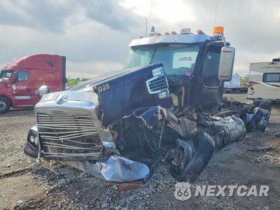 Drugie zdjęcie samochodu z przodu: 2014 FREIGHTLINER CORONADO SD 122 SEMI TRUCK VIN:3AKJGNDV4EDFT2932 - miniatura