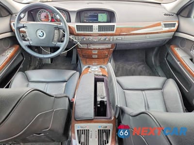 Zdjęcie 8 z 12 samochodu: 2003 BMW 745 LI VIN:WBAGN63473DR13110 - miniatura