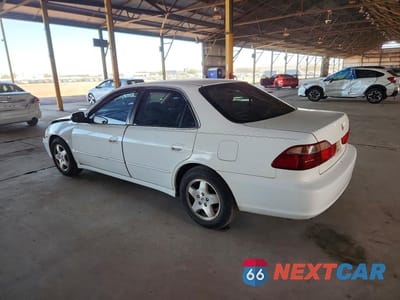 Drugie zdjęcie samochodu z przodu: 2000 HONDA ACCORD EX VIN:1HGCG1653YA056667 - miniatura