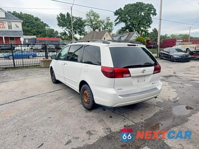 Trzecie zdjęcie samochodu z tyłu: 2005 TOYOTA SIENNA LE 8 PASSENGER VIN:5TDZA23C55S303091 - miniatura