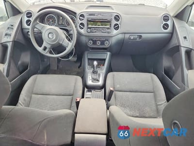 Zdjęcie 8 z 13 samochodu: 2012 VOLKSWAGEN TIGUAN S VIN:WVGBV7AX7CW560805 - miniatura
