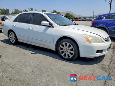 Czwarte zdjęcie samochodu z boku: 2007 HONDA ACCORD 4D LX VIN:1HGCM66597A007624 - miniatura