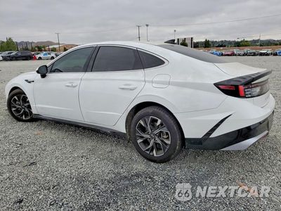 Drugie zdjęcie samochodu z przodu: 2025 HYUNDAI SONATA SEL VIN:KMHL64JA8SA474099 - miniatura