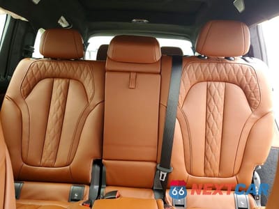 Zdjęcie 10 z 13 samochodu: 2027 BMW X7 XDRIVE40I VIN:5UX23EM06V9439762 - miniatura