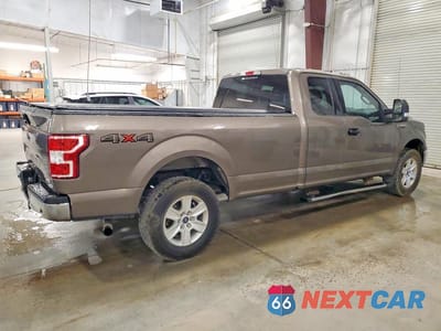 Trzecie zdjęcie samochodu z tyłu: 2018 FORD F150 SUPER CAB VIN:1FTFX1EG1JKC34204 - miniatura